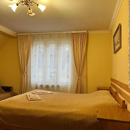 Zelenyj Gaj Konukevi Kvasy