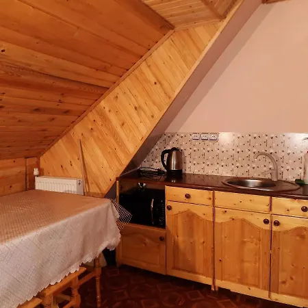 Zelenyj Gaj Konukevi